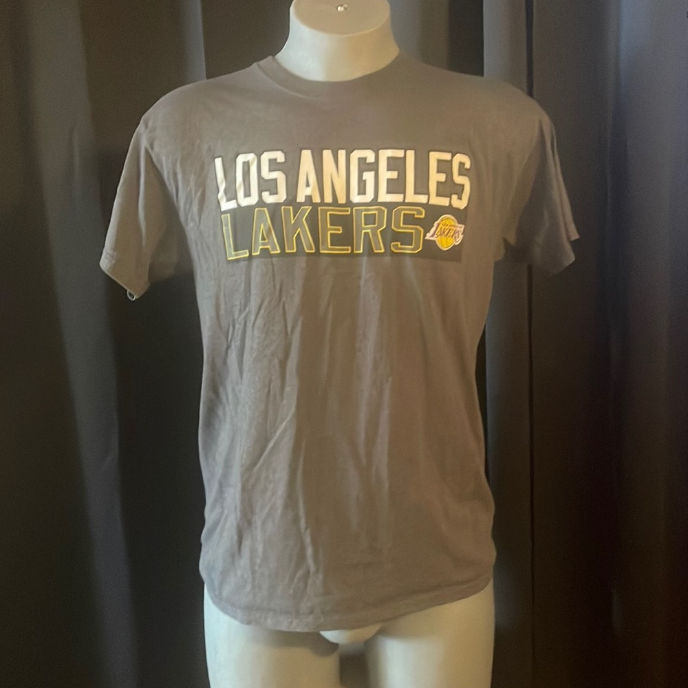 NBA Majestic men’s large Los Angeles Lakers Kobe 24 T-shirt